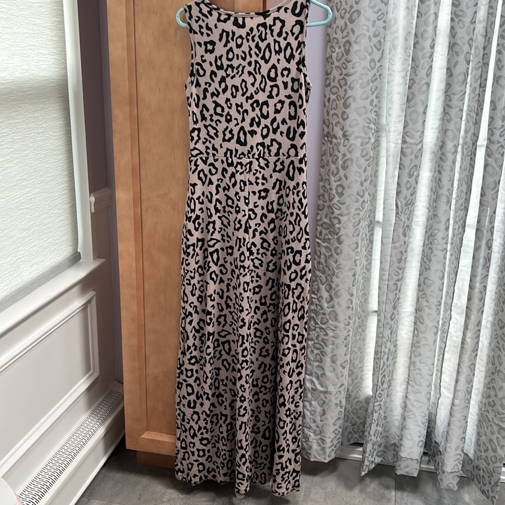 Leopard Maxi Dress - Picture 4 of 5